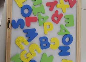 Quadro de letras que ajudam no desenvolvimento da criança